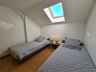 Gîte familial avec piscine partagée, terrasse et WiFi - FR-1-591-635 - 1
