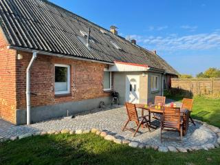 "Haus Landgang" für Naturliebhaber, strandnah, ruhig, mit großem Garten - Pepelow - 0