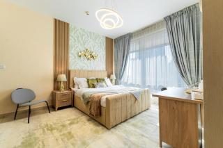 Chic 1BR Marina View Retreat - 9