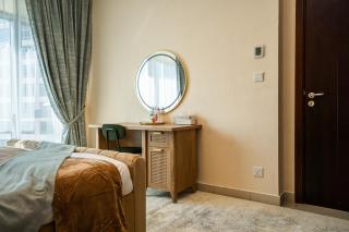 Chic 1BR Marina View Retreat - 1