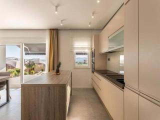 Modern Three Bedroom Villa With Pool - Kaštela - 1