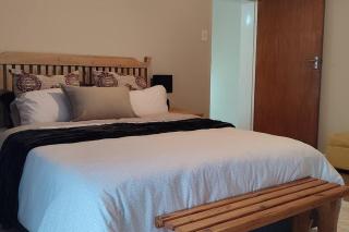 Flatlet Close to N1&N7 Offstreet Parking - - 6