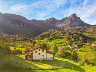 Casa Toki Eder, espaciosa casa rural para familias y amigos con vistas al valle - Uztegui - 1
