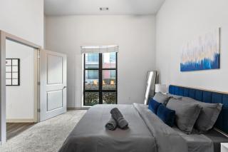 1BR Getaway with Pool View in Birmingham - 7