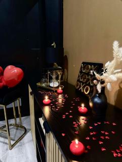 Love room avec Jacuzzi by Villa Queen Marseille - 3