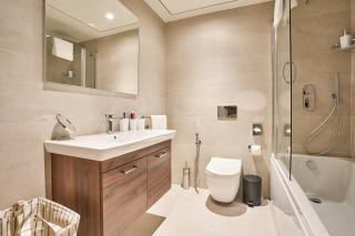 Skyline Seaview One-Bedroom Haven - 3