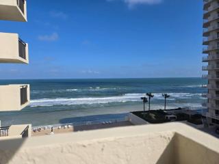 6th Floor Condo with Ocean view steps from Beach - Daytona Beach - 1