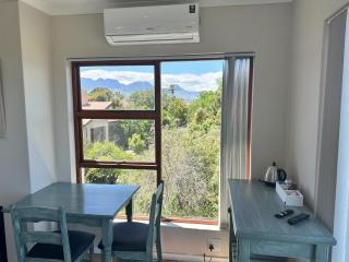 Lily's Lodge - Somerset West - 1