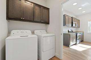 Modern Spacious Pool Apartment PET FRIENDLY - 0