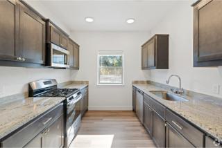Modern Spacious Pool Apartment PET FRIENDLY - Chico - 8