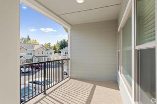 Modern Spacious Pool Apartment PET FRIENDLY - 2