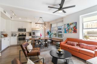 Newly Renovated 4-Bed Condo steps to French Quarter - New Orleans - 3