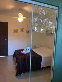 Espaço com Apartamentos Rústicos em Terreno Arborizado, Vaga de Garagem, Ar Condicionado, WiFi - Florianópolis - 4