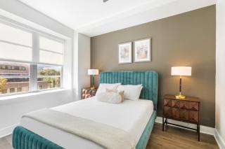 Newly Renovated 4-Bed Condo steps to French Quarter - New Orleans - 7