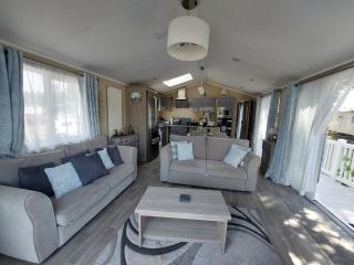 Tulip Lodge at Oakdene - Passes included free! - 5