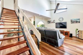 Tranquil Townhouse Huge Pool & Golf Course Views - Casuarina - 2