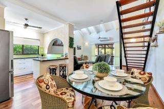 Tranquil Townhouse Huge Pool & Golf Course Views - Casuarina - 8