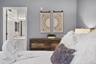 Gorgeous Bahama Bay Condo! - 2