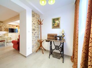 Tranquil Getaway Polje Villa with Pool - Polje - 1