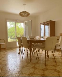 Cottage Stelie - - 1