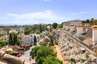 Spacious Duplex Steps to Puerto Banús - Marbella - 2