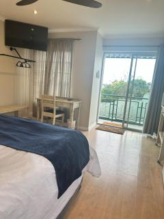 Lily's Lodge - Somerset West - 9