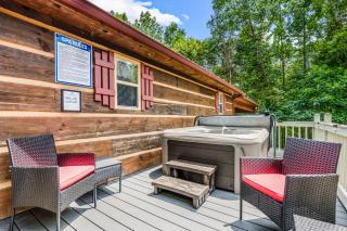 Cozy Bear Cabin - 2