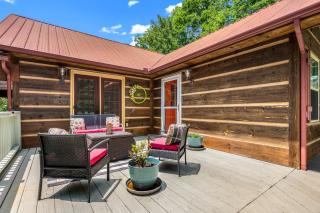 Cozy Bear Cabin - 1