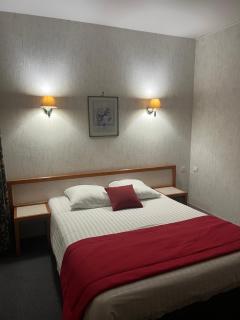 Hotel Val Saint Hilaire - Givet - 1