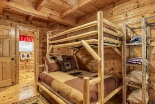 Hook Line & Sinker, Hot Tub, FREE tickets each paid day, WIFI!!! - 1