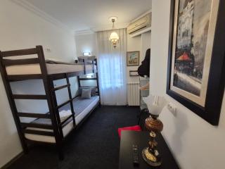 Authentic Belgrade Centre Hostel - Only private rooms - Belgrado - 1