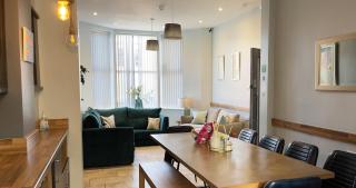 The Muse - Luxury 5 Bedroom House - 2