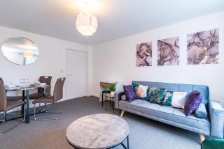 Apartment - Sleeps 2 - Parking - WiFi - 6