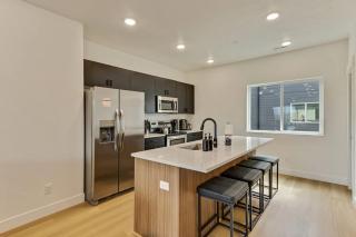 3 Min to DT 2 Car Garage Lux Townhome King Bed - Salt Lake City - 5
