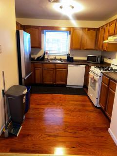 3-Bedroom Apt 5 miles AirPort - 6