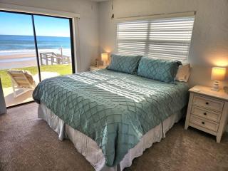 112 - Updated 2/2 Oceanfront Ground Floor Corner - New Smyrna Beach - 7