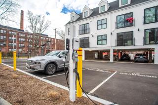 Stylish Yale Wooster Square Downtown Laundry - 1