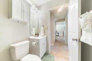 Birdwatchers 3BR Escape Near Raleigh Trails & NCSU - Raleigh - 3