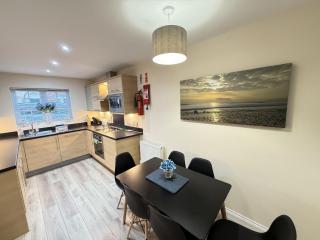 The Sandcastle - Part of the The Bay Filey Holiday Village with pool, gym and direct beach access, pub, restaurant, tennis and meadows walks - 6