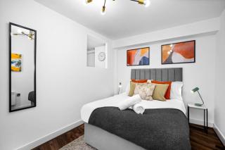 NEW Styled Beautifully Birmingham City One Bed Apartment Sleeps up to 4 People - 8