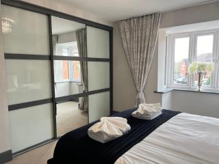 Luxury Durham Home in DH1, Free Parking, No Fees - 8