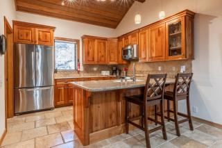 Snowcreek #482 - Updated ! 3 Bedroom + Loft, 2 Bathroom, Sleeps 10! - Mammoth Lakes - 0