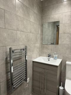 Spacious 1 Bedroom Flat City Centre - Cannock - 6