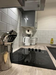 Spacious 1 Bedroom Flat City Centre - Cannock - 1