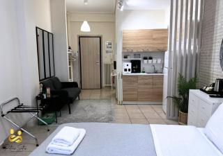 Petras Luxury Suites Athens - Athens - 5