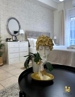 Petras Luxury Suites Athens - Athens - 6