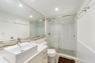 Sunny Isles Beachfront Oasis, Modern & Spacious - Sunny Isles Beach - 6