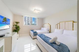 Sunny Isles Beachfront Oasis, Modern & Spacious - Sunny Isles Beach - 2