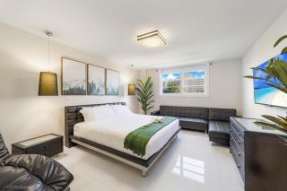 Sunny Isles Beachfront Oasis Modern & Spacious - 1