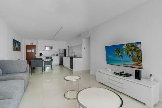 PROMO Komffy Home with 2 King Beds & Ocean View at Tides 8th floor - Hollywood - 9